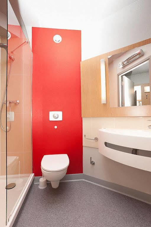 B&B Hotel Торунь Экстерьер фото